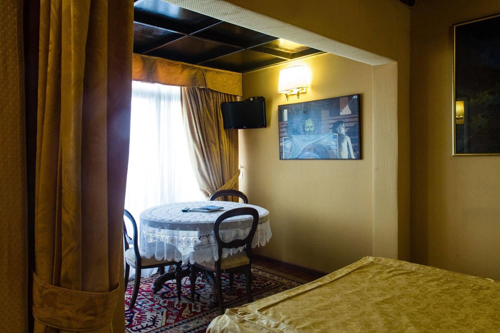 Residenza Canova Tadolini Luxury Rooms&Suites Roma Exterior foto